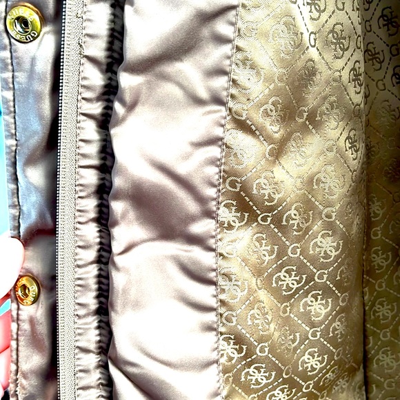 GUESS woman coat. Colour: Gold. Size XS. - Picture 3 of 5